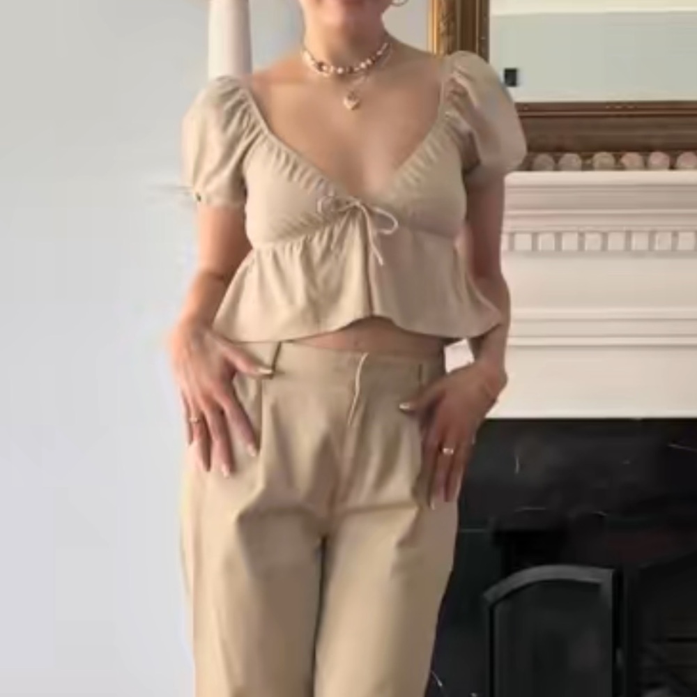 BNWT Aritzia Sunday Best Kaia Beige Blouse Top